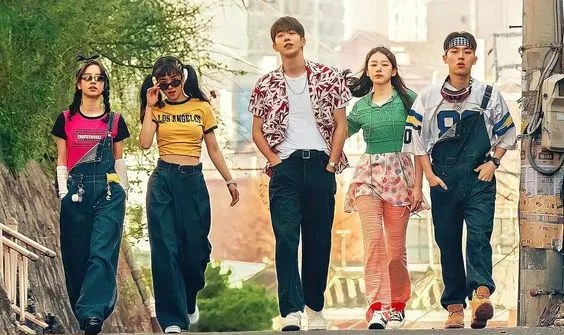 “Quell’estate era nostra” : recensione del Drama che guarda con nostalgia al primo&nbsp;amore